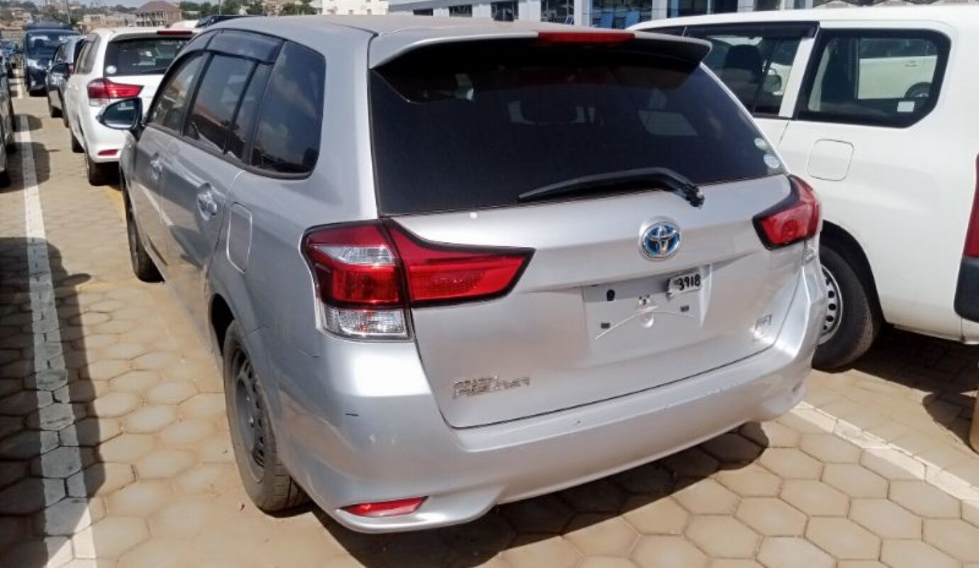 Toyota Fielder Hybrid