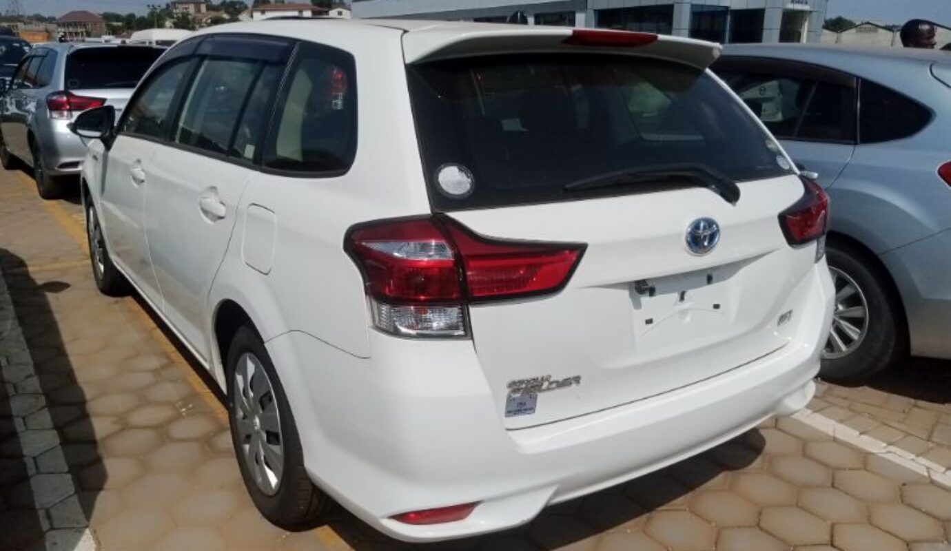 Toyota Fielder Hybrid