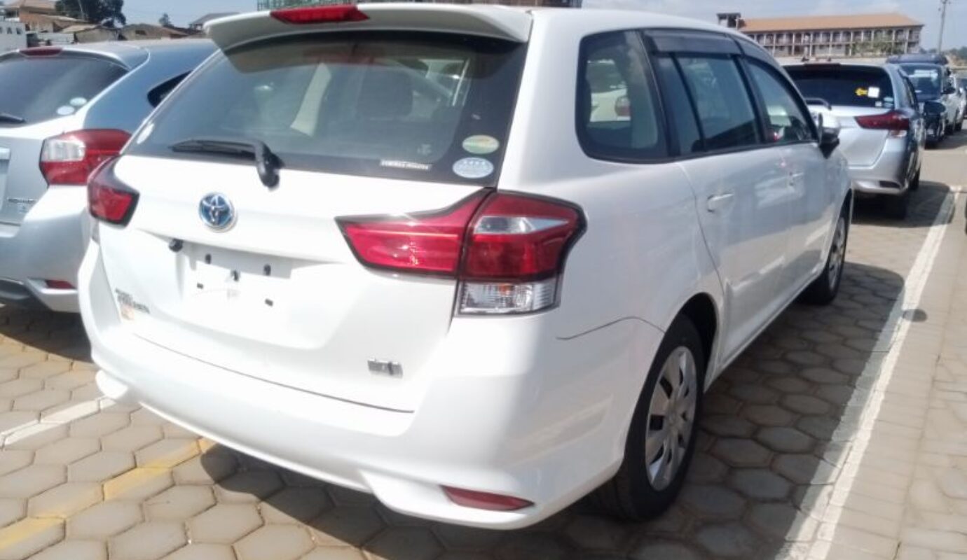 Toyota Fielder Hybrid