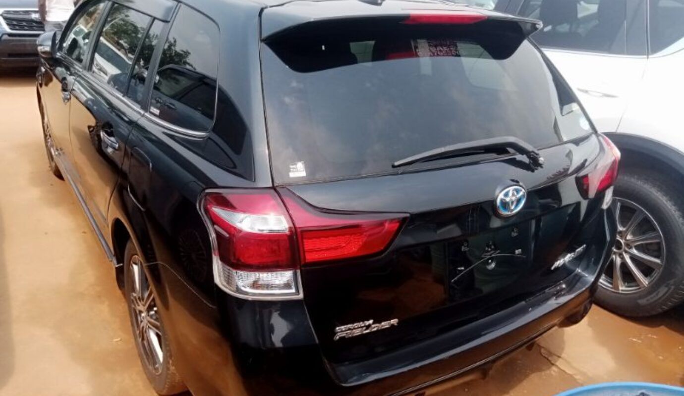 Toyota Fielder Hybrid