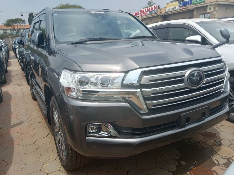 Toyota LandCruiser V8